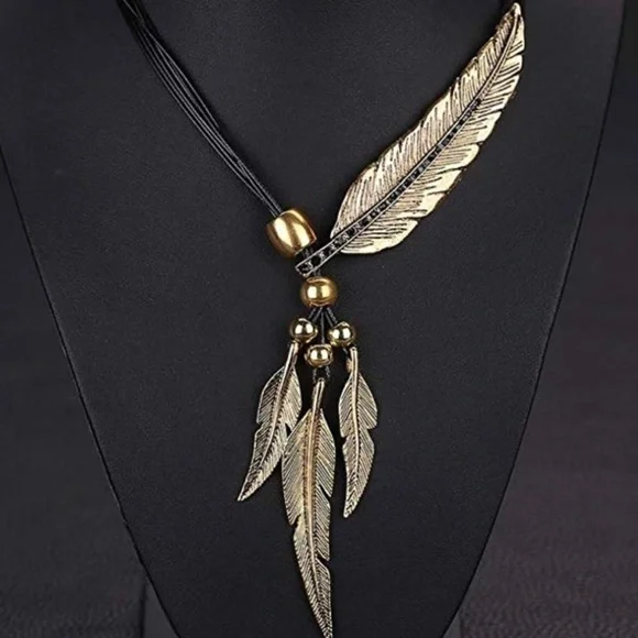 Gold alloy feather rhinestone accent necklace - Picture 1 of 5